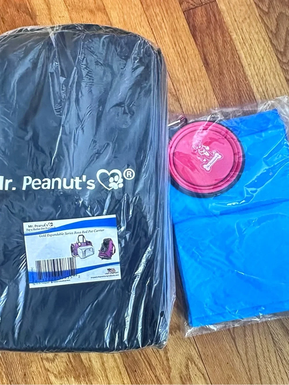Mr. Peanut's Gold Series Pet Carrier - Rosa Red